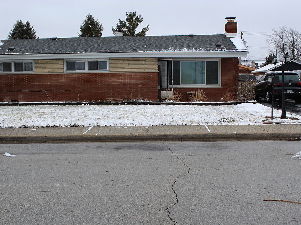 1st image of 6621 W 87th St