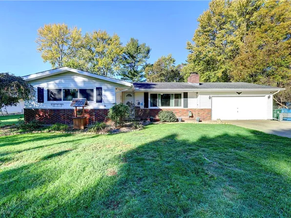 292 Grand Ave, Wellington, OH 44090