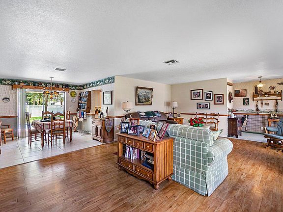 4th image of 8850 NW 29th Pl