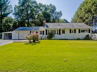 2 Oakridge Dr, Enfield, CT 06082