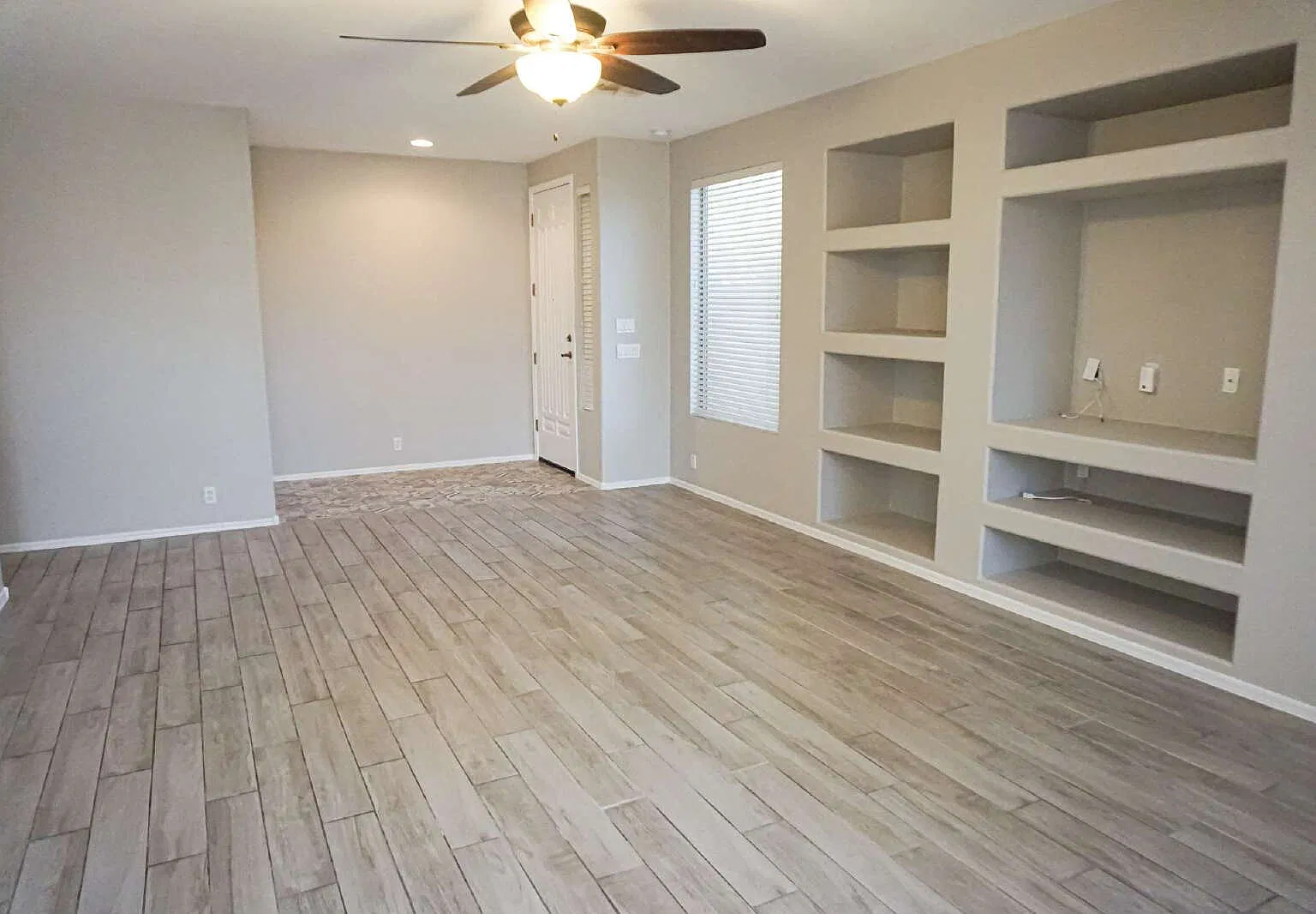2623 E Detroit Pl — Photo 4