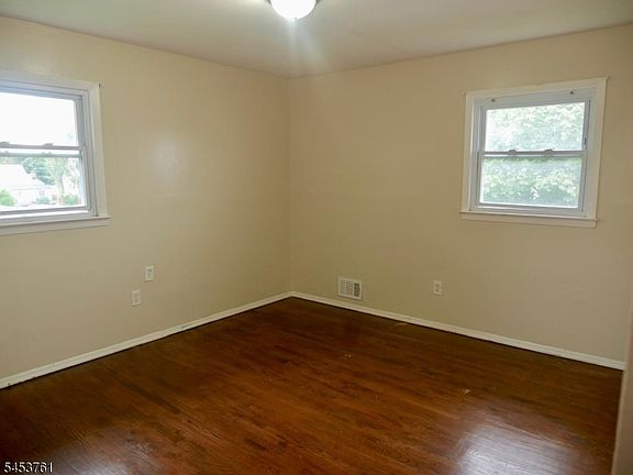 4th image of 1418 Witherspoon St