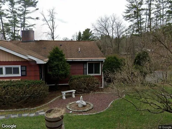 117 Pine Acres Ln, Milford, PA 18337