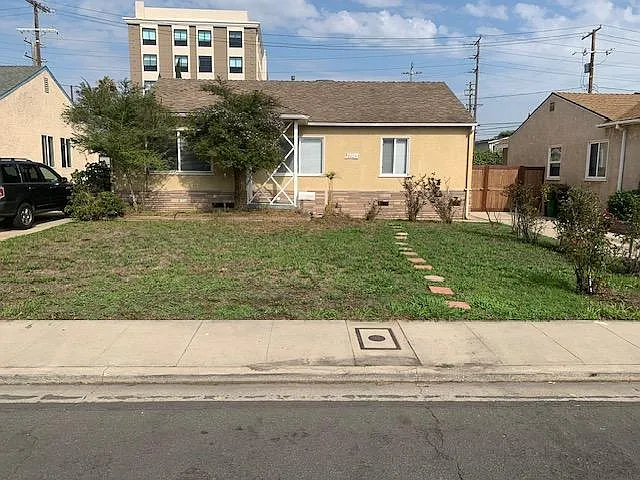 4 bed, 1270 sqft, $4,595 — Photo 3