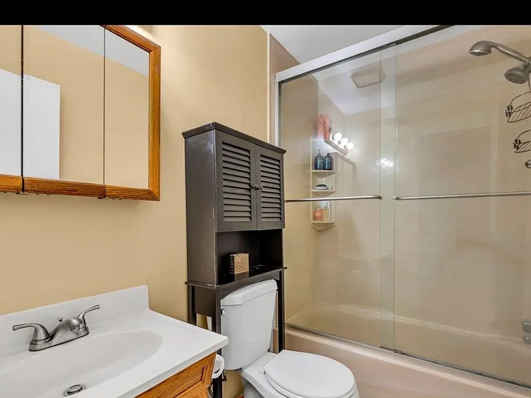 320 Harvard Pl — Photo 12