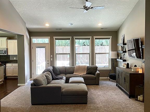 5th image of 6106 Westmoreland Ln