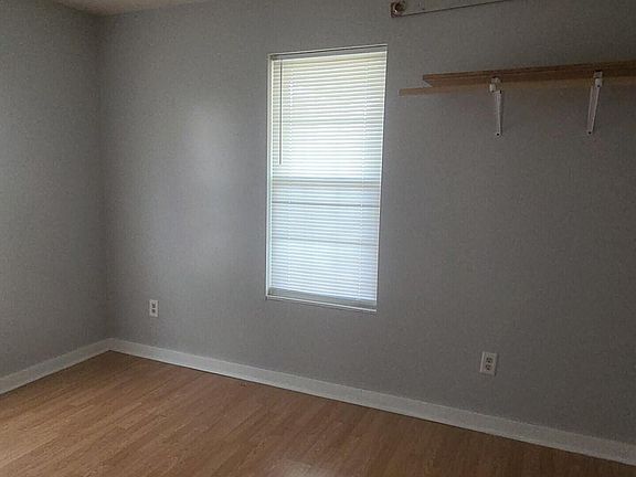 4th image of 3030 McReynolds Ave SE