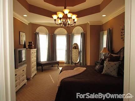 Master Bedroom
						:
						Crown molding with large sitting area.