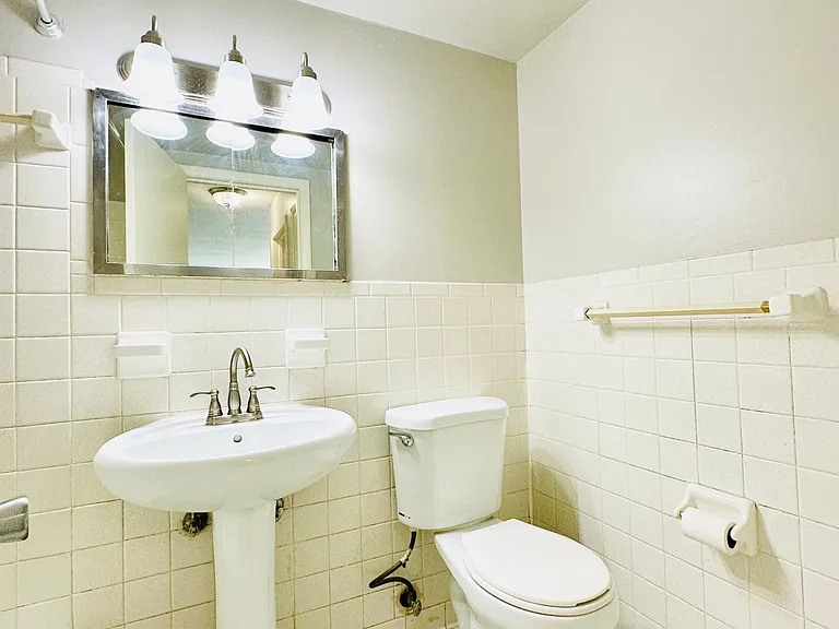 Powderhorn Park Apartments — Photo 7