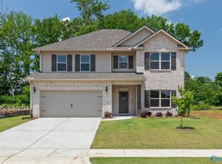 135 Hillis Ln, Hazel Green, AL 35750