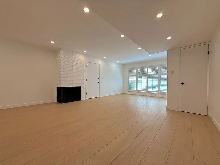 1120 N Flores St #5 — Photo 3