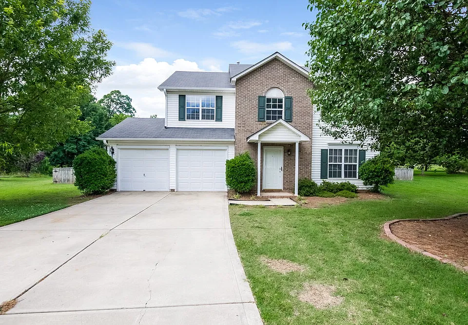 2705 Thornburg Ct