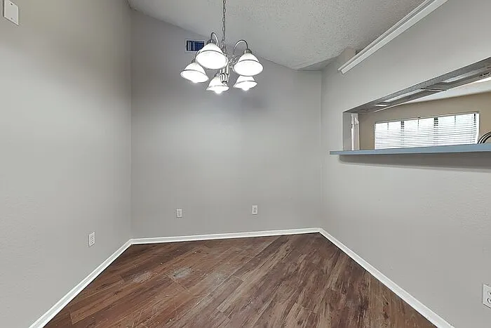621 Shenandoah Ct — Photo 8