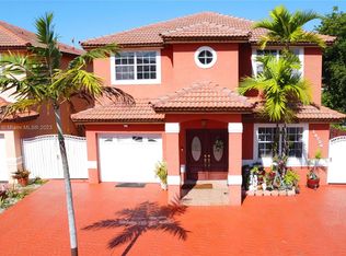 19726 NW 84th Pl, Hialeah, FL 33015