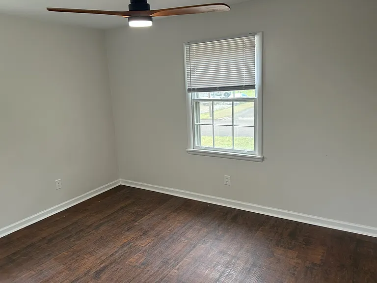 2620 Thornhill Rd NW — Photo 12