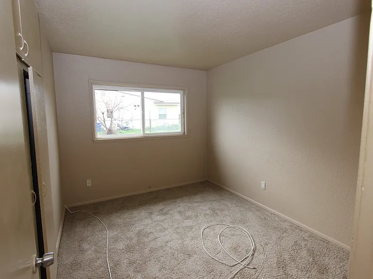630 Sierra Way #B — Photo 7