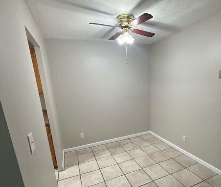 2nd image of 3401 McHenry Ave APT 5