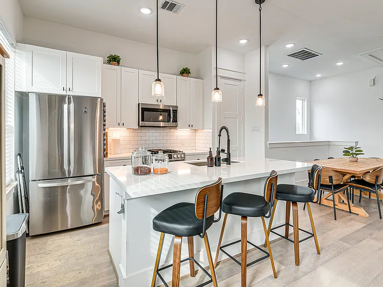 1503 Egypt St — Photo 10