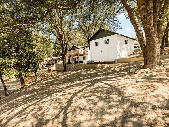 374 Dunant Dr, Crestline, CA 92325