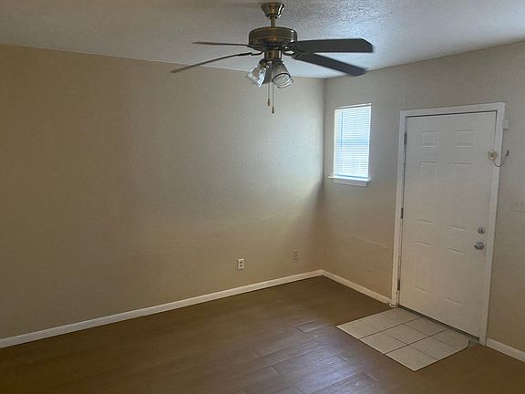 2nd image of 3751 Hemlock Ln