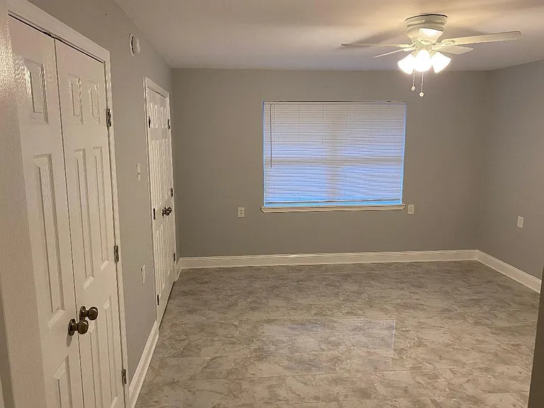 10451 N Essex Dr — Photo 7