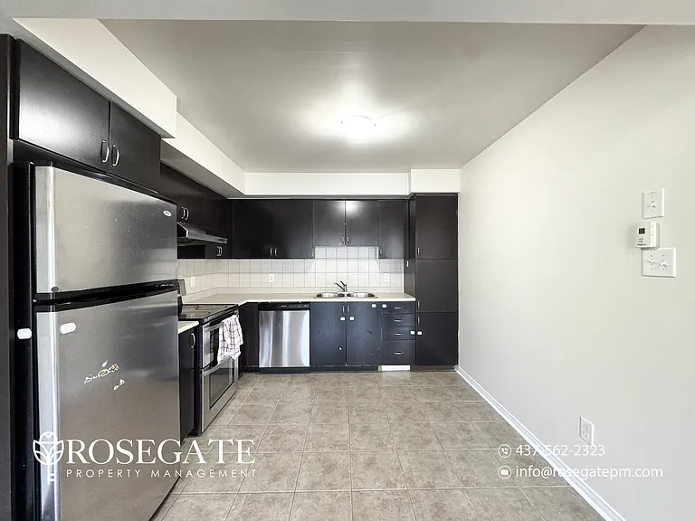 60 Fairwood Cir #130 — Photo 3