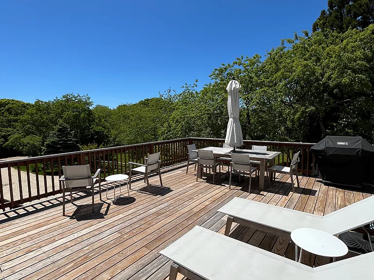 51 Seaview Ave — Photo 2