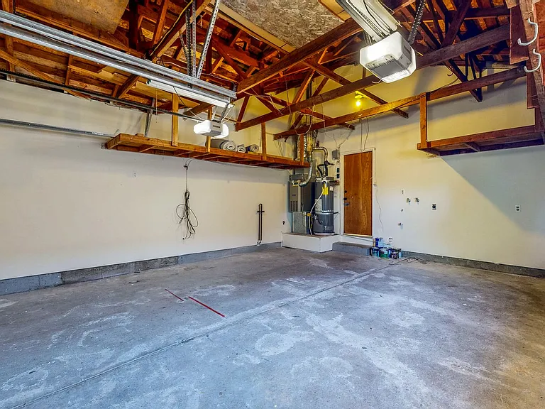 1925 Leafgreen Dr — Photo 44