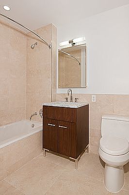 5th image of 2310 41st Ave APT 7E