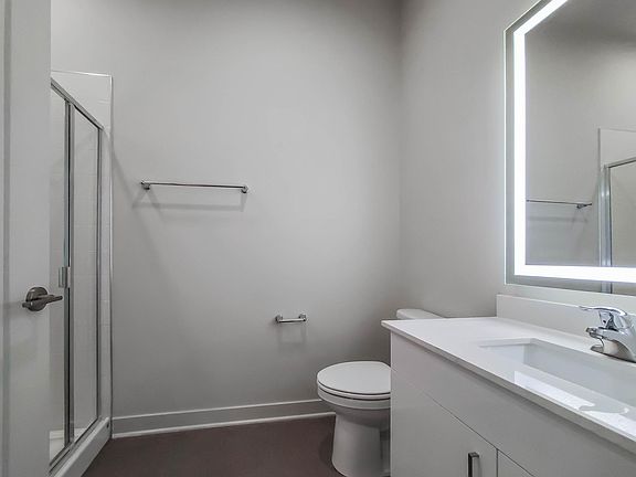 3rd image of 818 N Wolcott #204