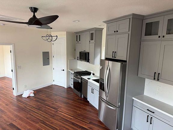 4th image of 752 Vinca Ct #B