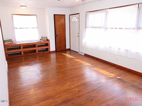 2nd image of 4807 Brott Rd