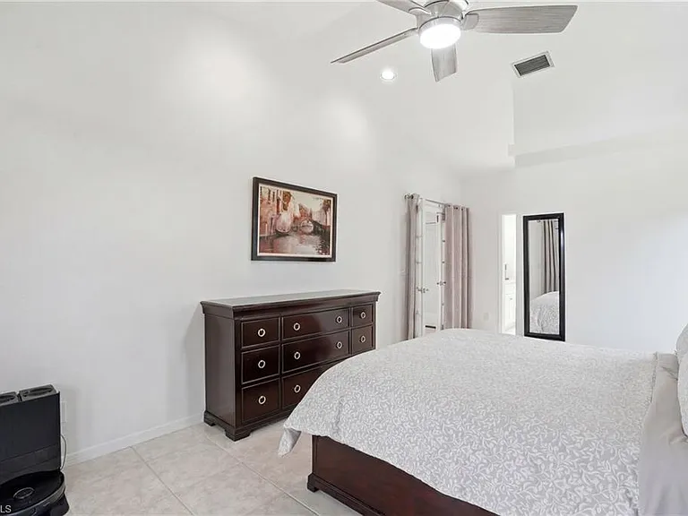 132 Bordeaux Cir — Photo 23