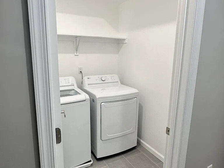 275-277 16th Ave #304 — Photo 7