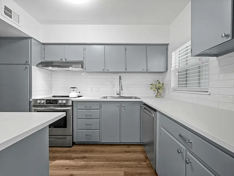 2401 Winsted Ln #2 — Photo 6