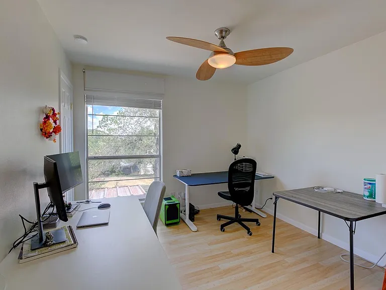 710 Castle Ridge Rd #B — Photo 23