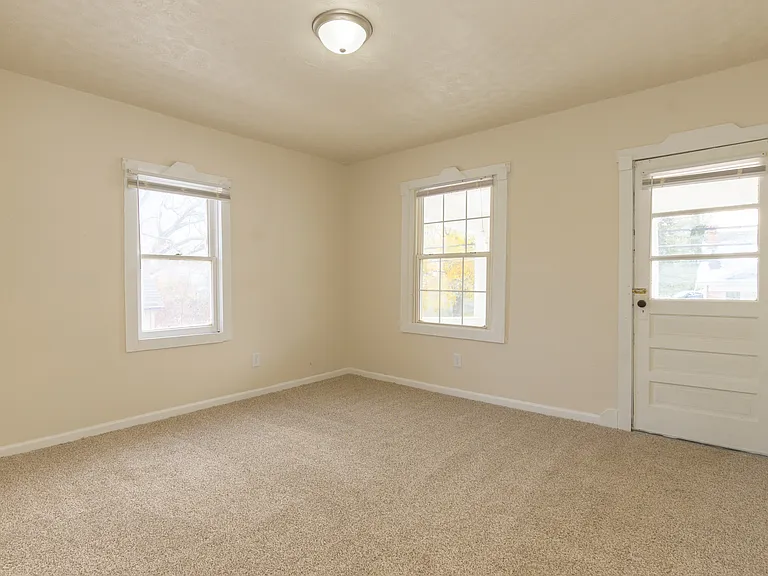 1612-1614 Lagonda Ave #C — Photo 5