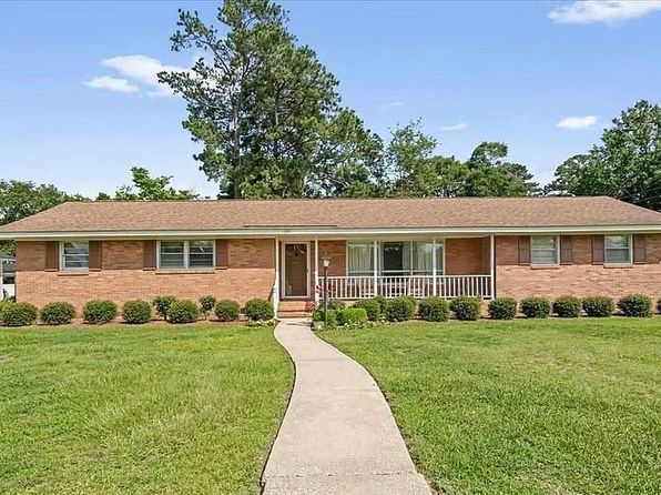 1812 Woods Dr