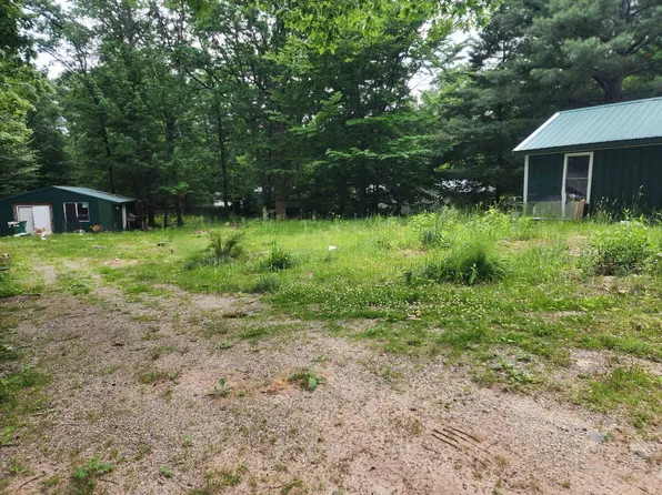 1694 Hampton Rd, Harrison, MI 48625