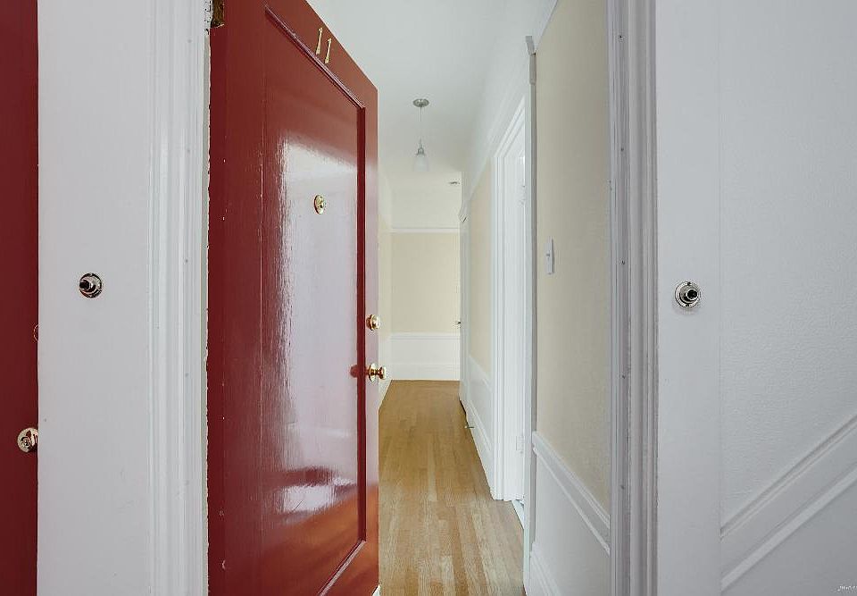 1st image of 901 Broderick St #11