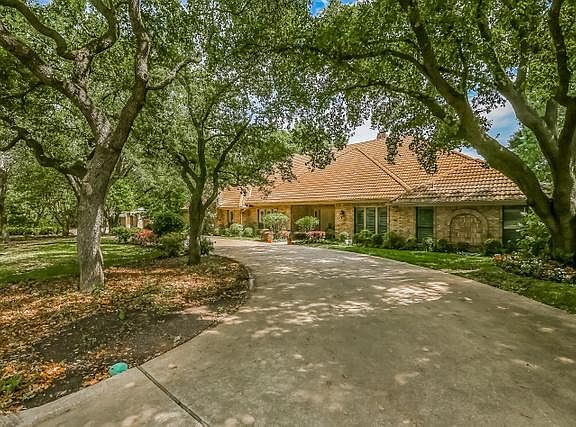 2nd image of 6254 Emeraldwood Pl