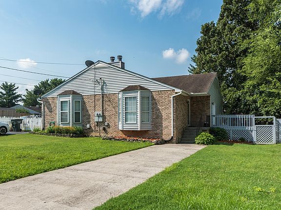 2nd image of 1119 Cabana Dr