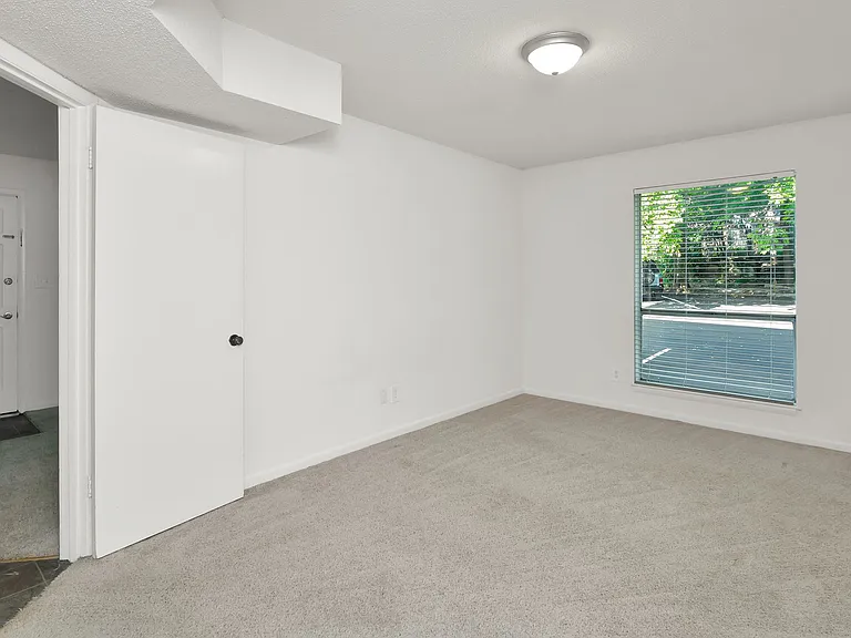 Breezeway — Photo 5