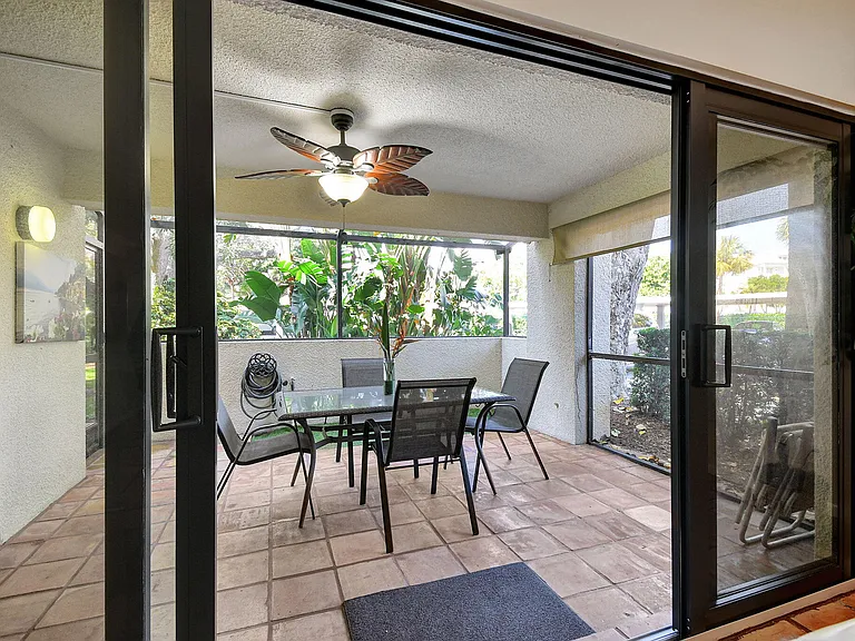 318 Oak Harbour Dr #318 — Photo 10