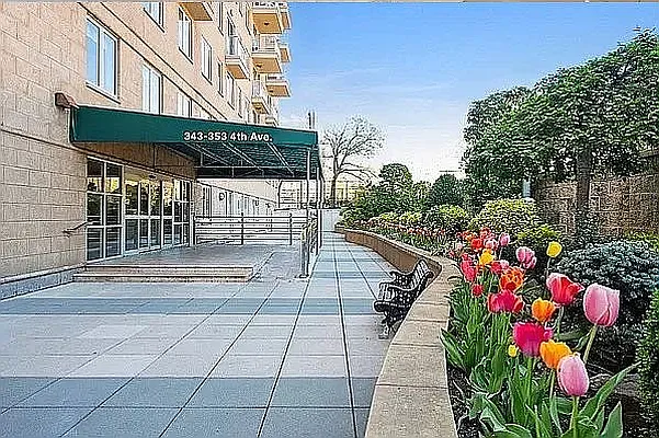 Sold by Owner | media 9