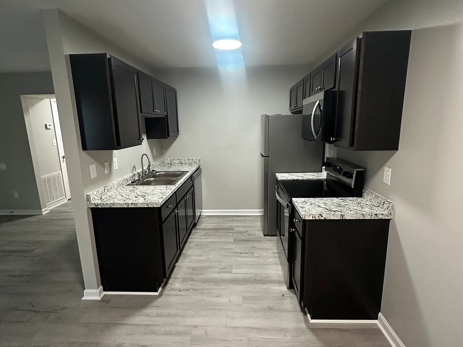 2 bed, 850 sqft, $1,000 — Photo 3