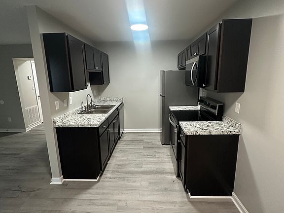 3rd image of 491 Raymond Rd #4