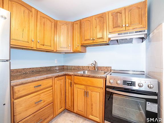 5th image of 637 Cove Road #D5