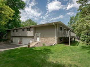 1274 Timbershore Ln, Eagan, MN 55123