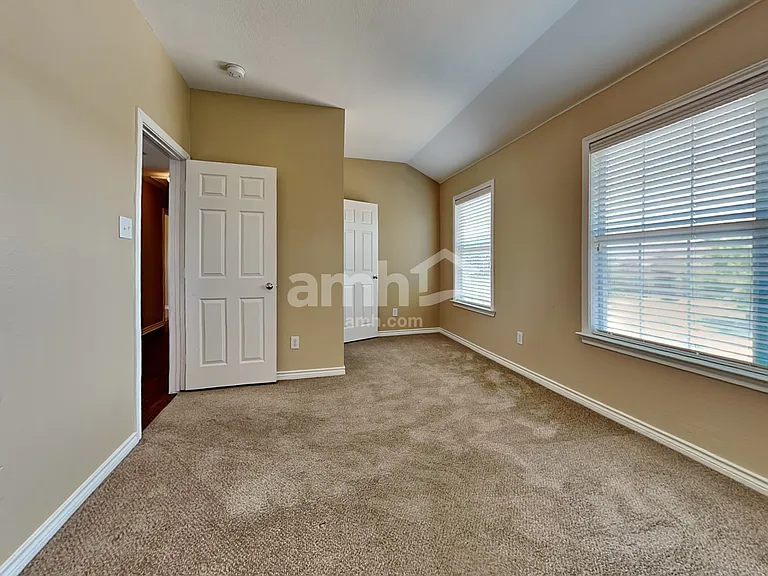 8923 Wild Rose Ln — Photo 15